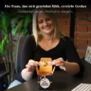 Montage_Werbe-Wuerfel_XL_ein-Geschenk_BLAU_NEUE_FUELLUNG_SIE_LOGO_98625