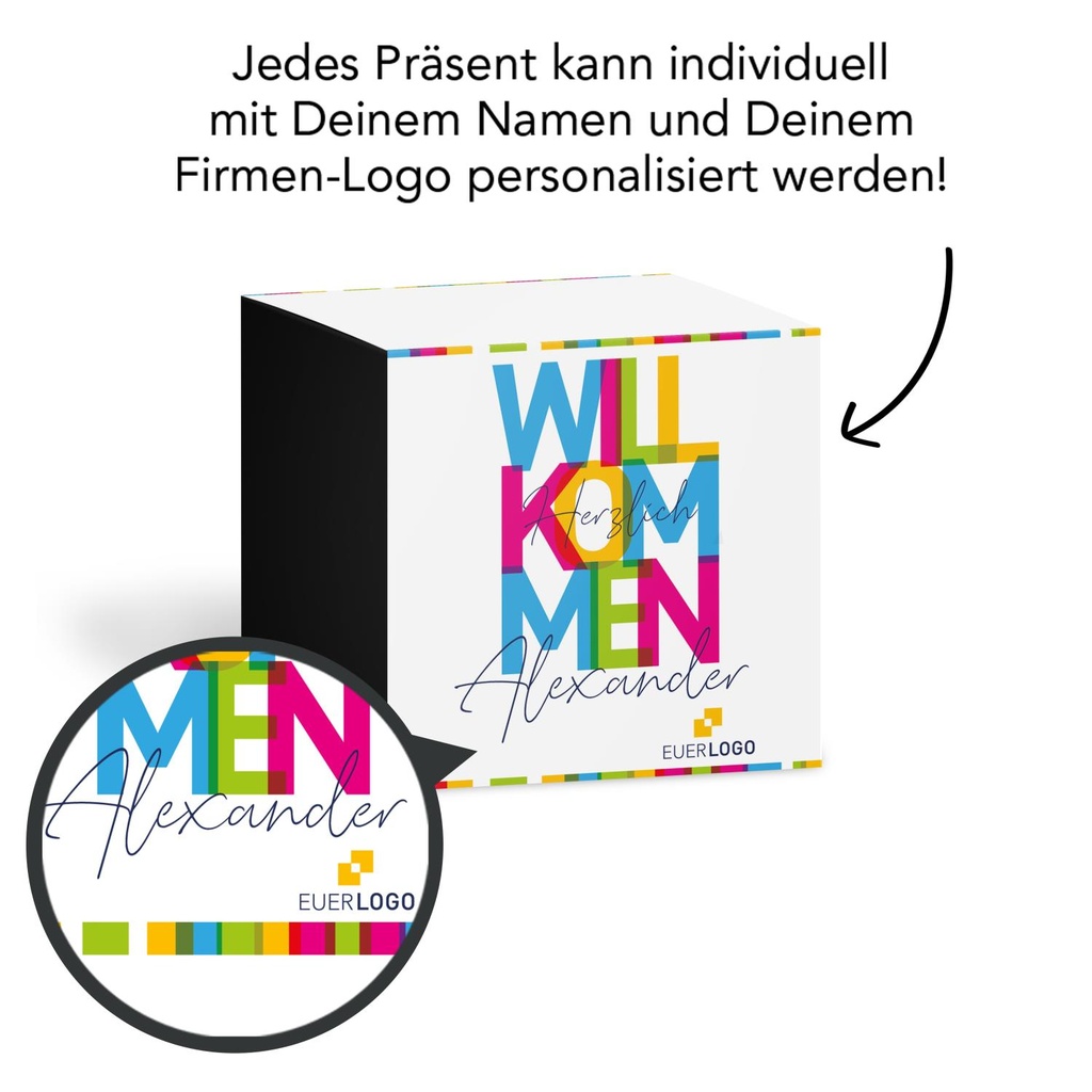montage_XL-wuerfel_herzlich-willkommen_banderole_Lupe_89222
