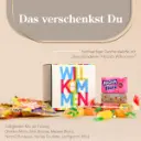 montage_XL-wuerfel_herzlich-willkommen_banderole_Lupe_89222