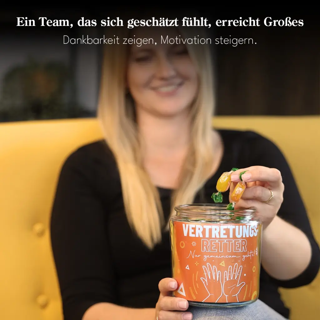 montage_teamgeschenk-Glasdeckel_Vertretungsretter_Nimm2_Name_99710