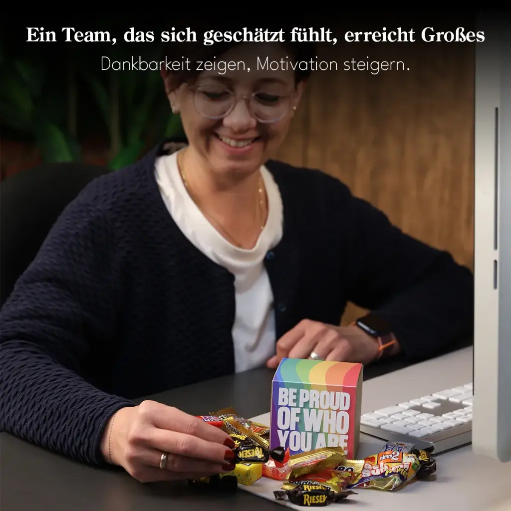 Geschenkbox "Be proud of who you are"